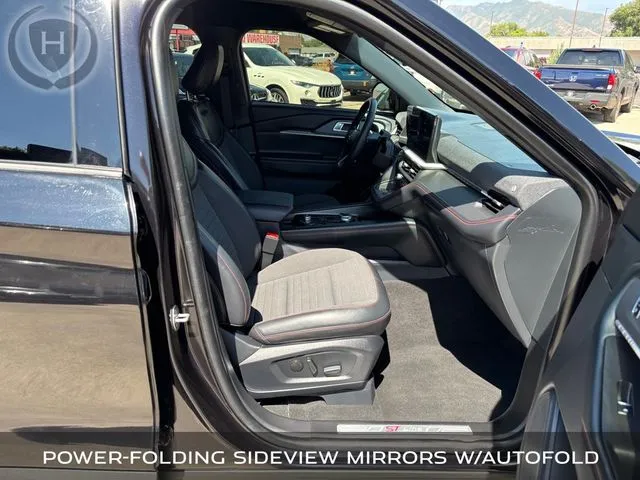Ford Explorer photo 22