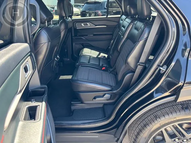 Ford Explorer photo 34