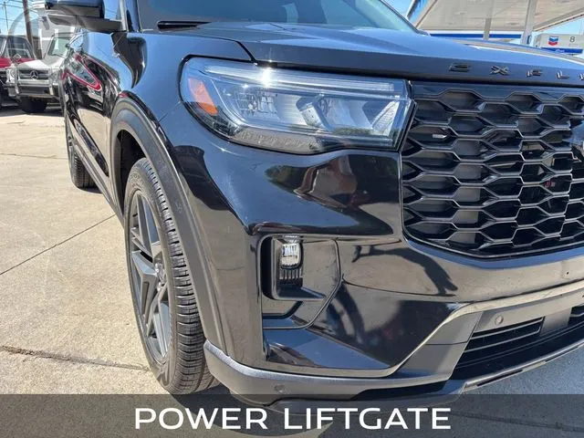 Ford Explorer photo 18
