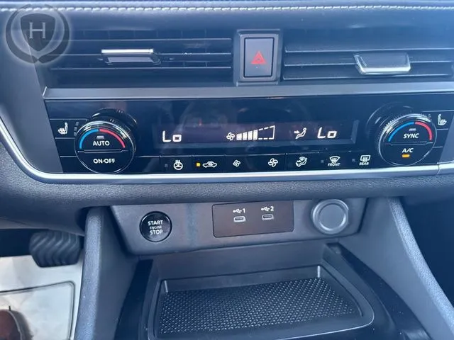 Nissan Rogue photo 37