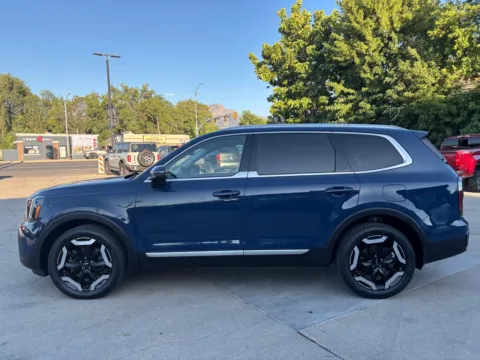 More photos of 2023 KIA TELLURIDE EX at High Line Auto Sales, UT