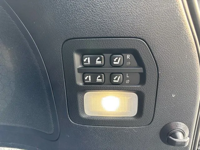 Lexus LX photo 23