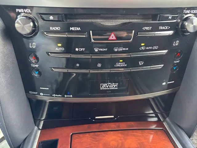 Lexus LX photo 37
