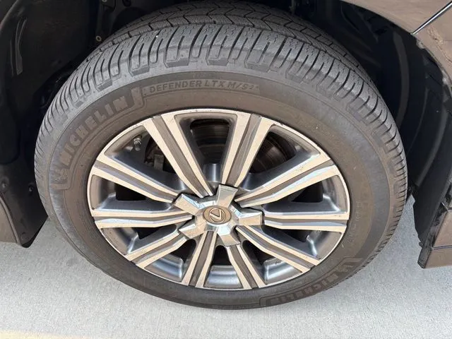 Lexus LX photo 52