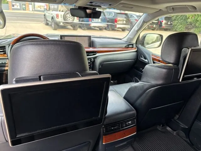 Lexus LX photo 27