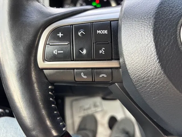 Lexus LX photo 33