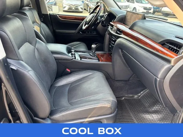 Lexus LX photo 15