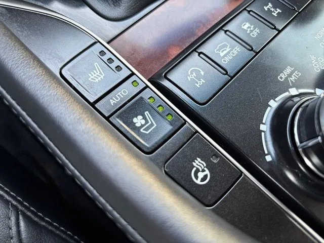 Lexus LX photo 41