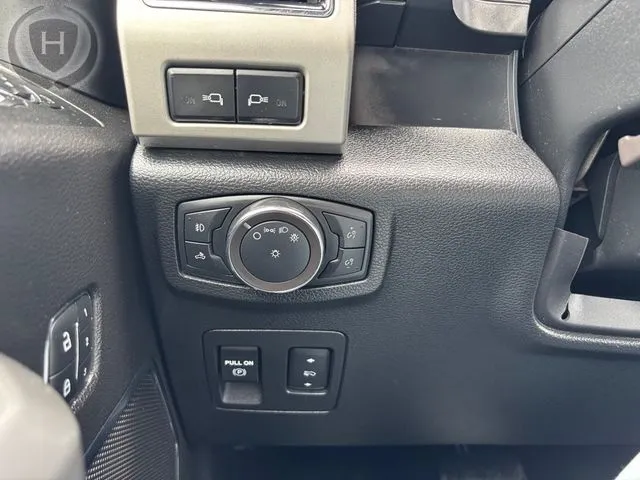 Ford F-150 photo 32