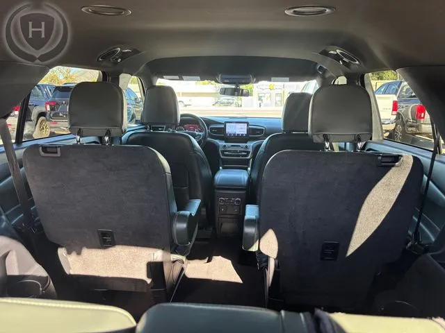 Ford Explorer photo 29