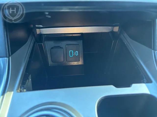 Ford Explorer photo 46