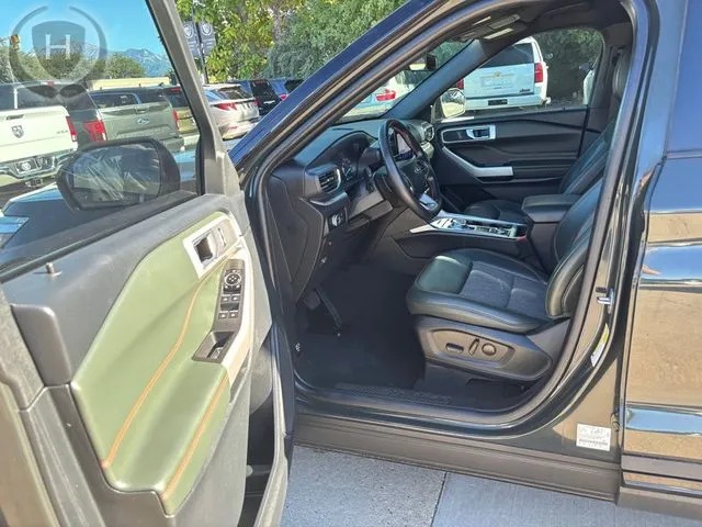 Ford Explorer photo 32