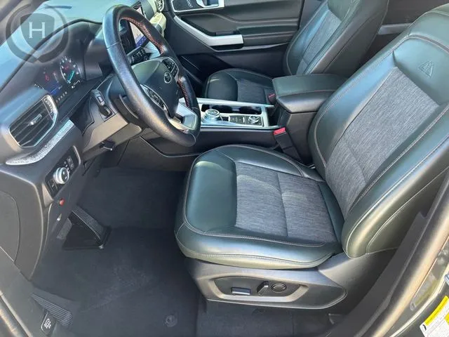 Ford Explorer photo 33