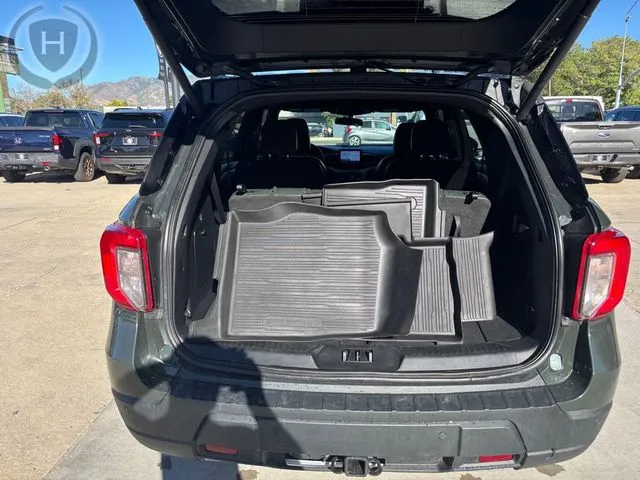 Ford Explorer photo 28