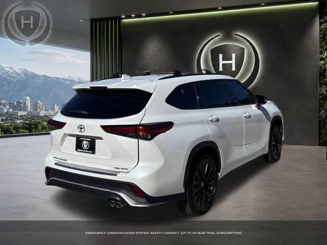 Toyota Highlander photo 12