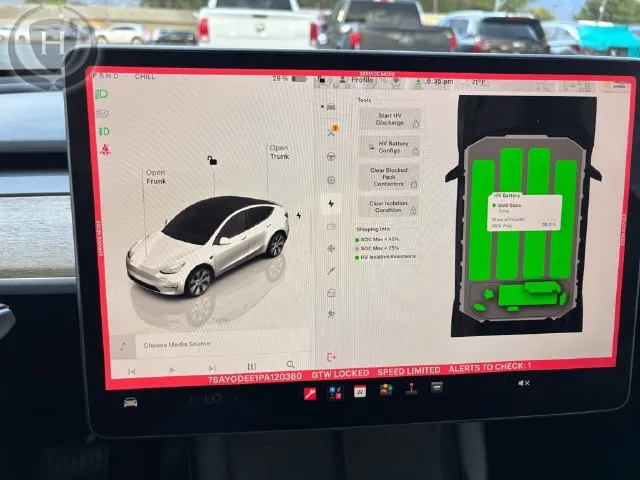 Tesla Model Y photo 31