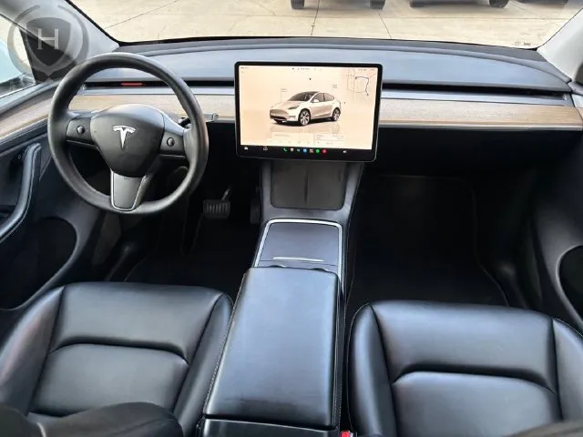 Tesla Model Y photo 17