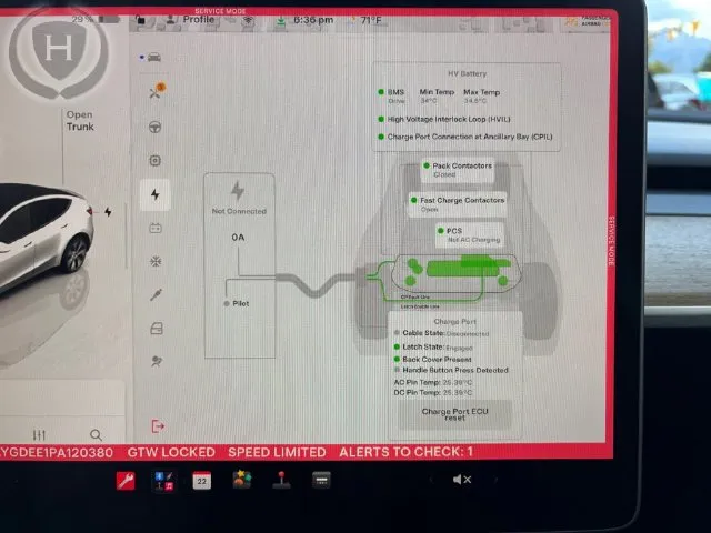 Tesla Model Y photo 32