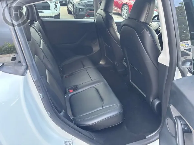 Tesla Model Y photo 16