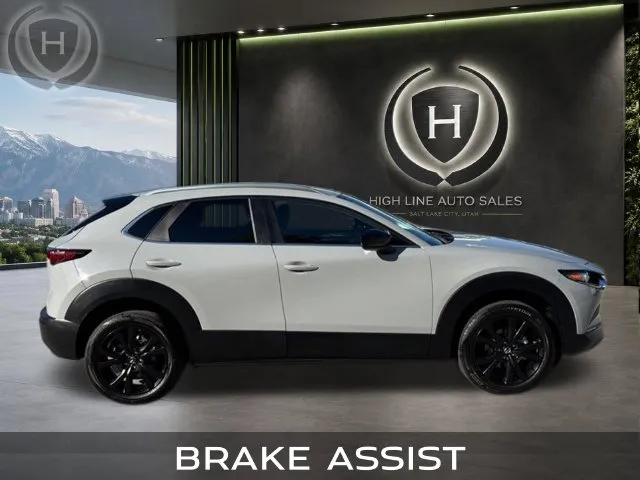 Mazda CX-30 photo 12