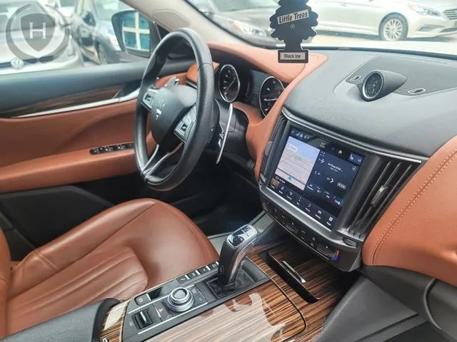 Maserati Levante photo 22