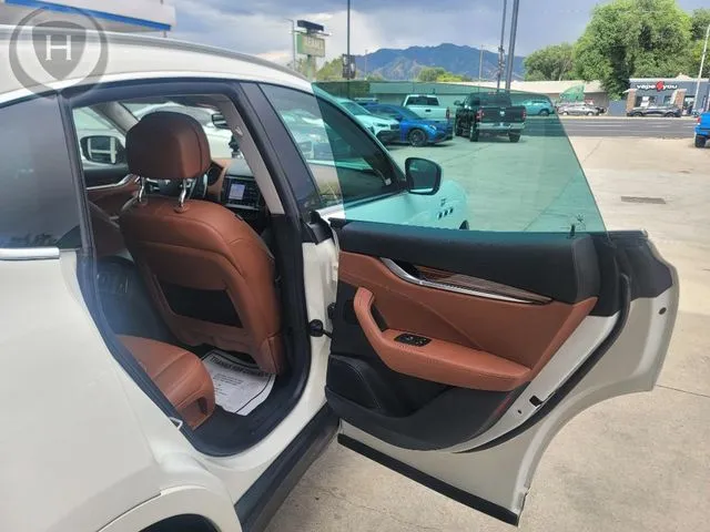 Maserati Levante photo 15