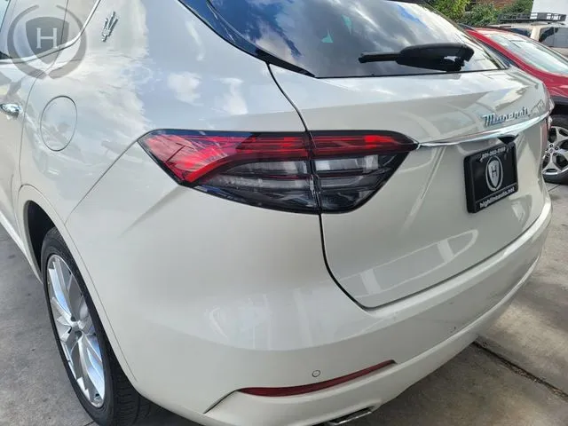 Maserati Levante photo 57