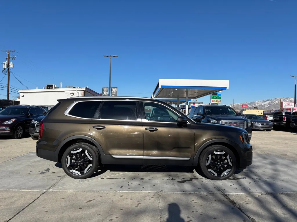 2023 Kia Telluride S - Photo 9