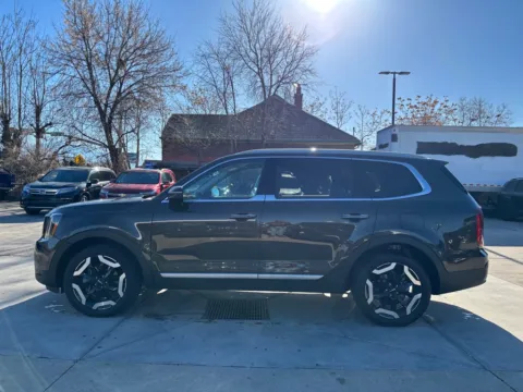 More photos of 2023 KIA TELLURIDE S at High Line Auto Sales, UT