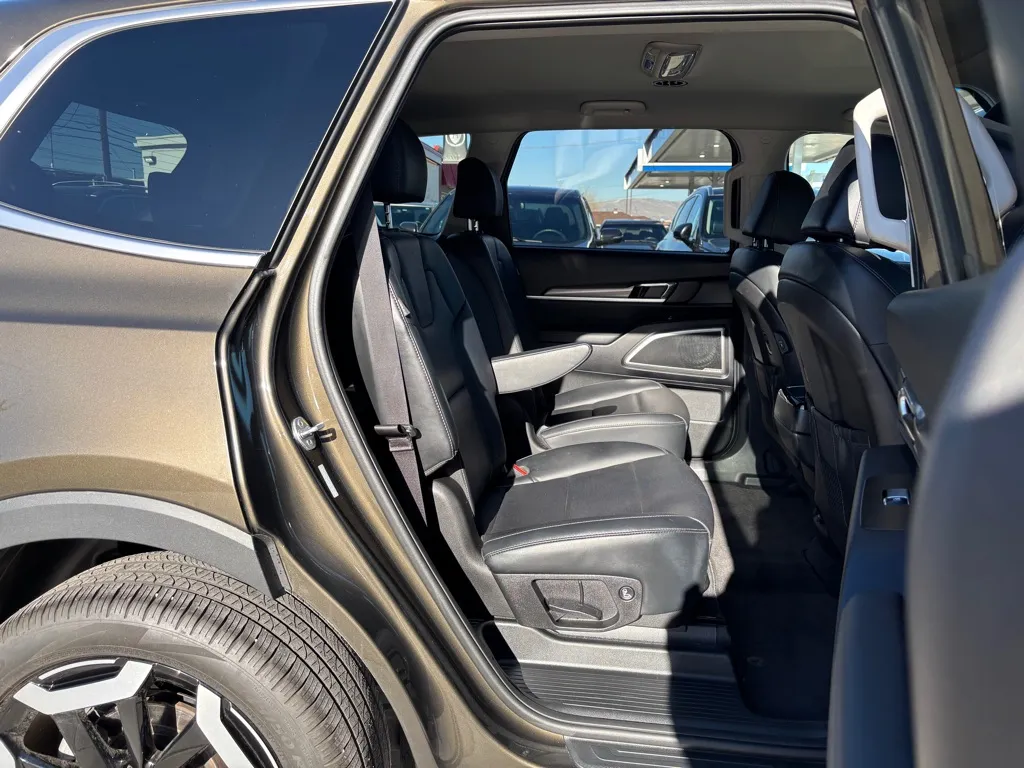 2023 Kia Telluride S - Photo 15