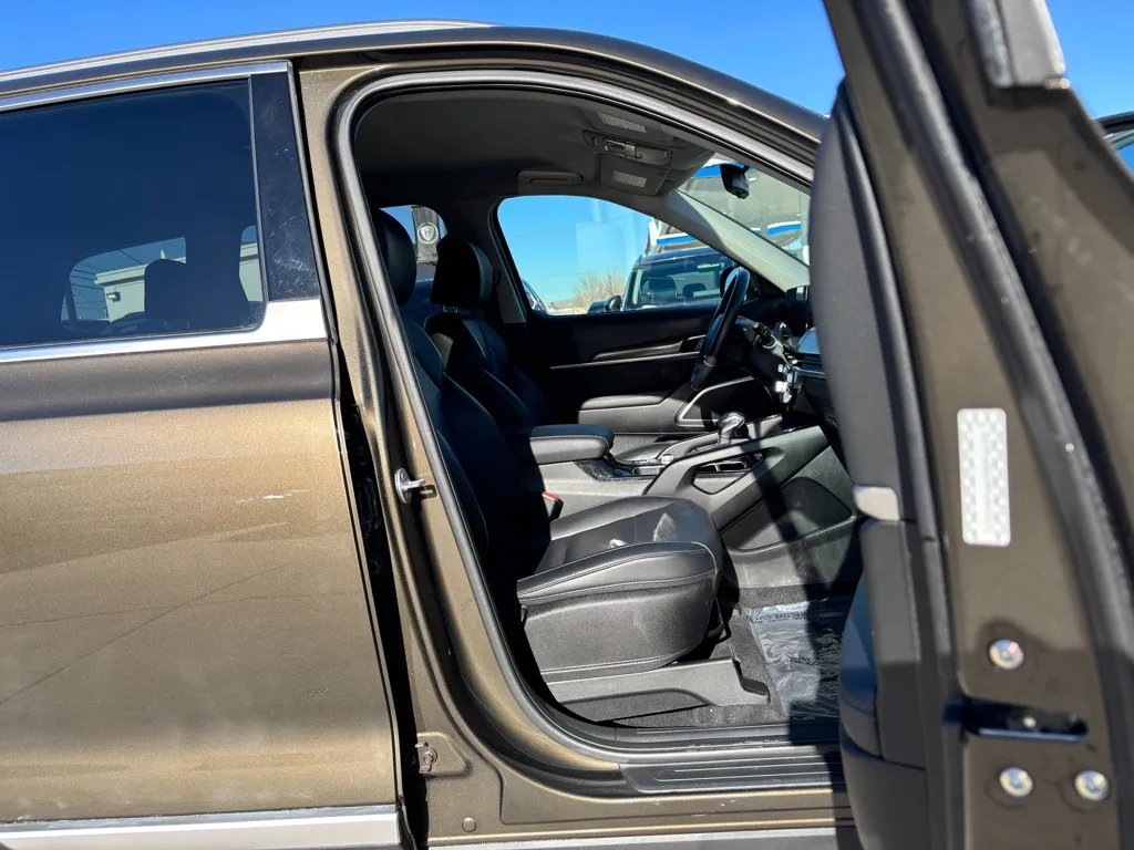 2023 Kia Telluride S - Photo 11