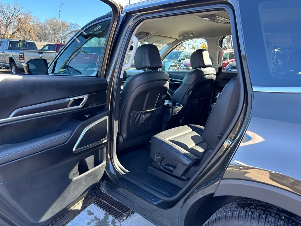 2023 Kia Telluride S - Photo 24