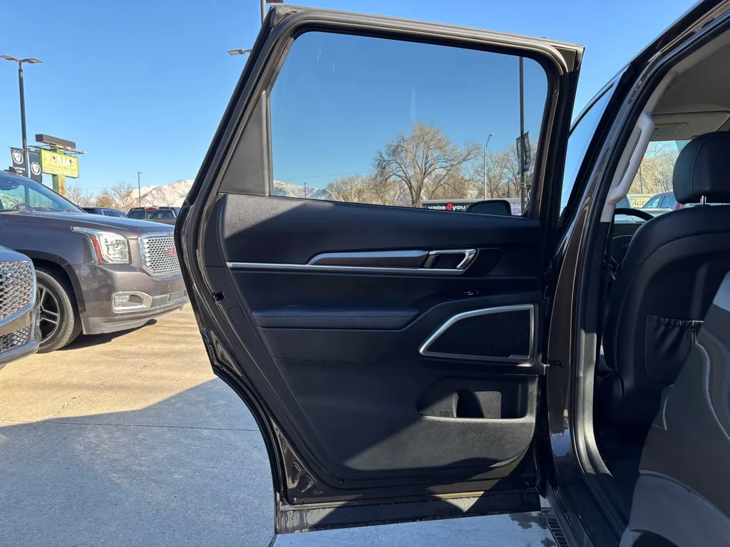 2023 Kia Telluride S - Photo 23