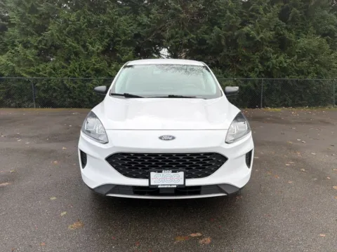 Photos of 2022 Ford Escape Hybrid SE for sale in Puyallup, WA at Shift Innovations Car Co