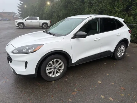 White 2022 Ford Escape Hybrid SE for sale in Puyallup, WA