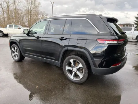 More photos of 2023 Jeep Grand Cherokee Limited at Shift Innovations Car Co, WA