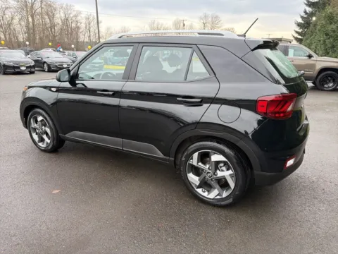 More photos of 2025 Hyundai Venue SEL at Shift Innovations Car Co, WA