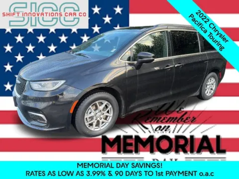 Black 2022 Chrysler Pacifica Touring for sale in Puyallup, WA