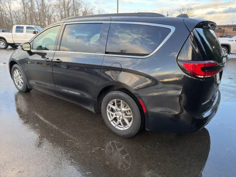 More photos of 2022 Chrysler Pacifica Touring at Shift Innovations Car Co, WA