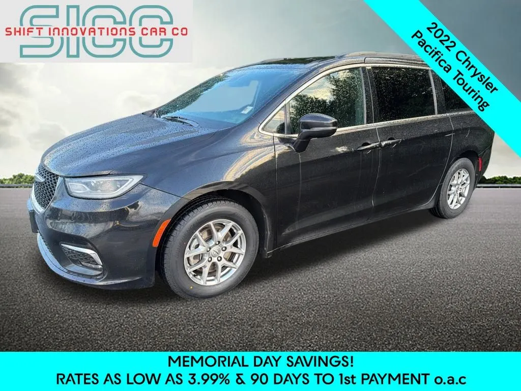 2022 Chrysler Pacifica Touring's photo