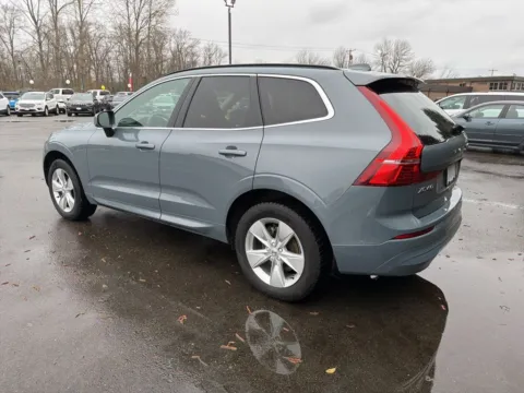 More photos of 2022 Volvo XC60 B5 Momentum at Shift Innovations Car Co, WA