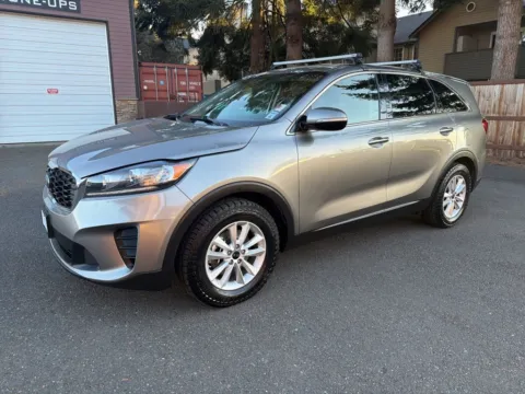 Silver 2019 Kia Sorento LX for sale in Puyallup, WA
