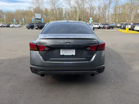 More photos of 2020 Nissan Altima 2.0 Platinum at Shift Innovations Car Co, WA
