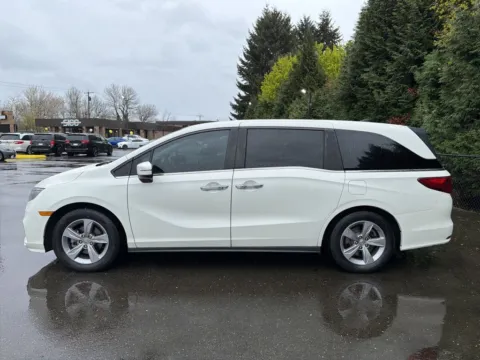 Another view of 2018 Honda Odyssey EX-L for sale in Puyallup, WA at Shift Innovations Car Co