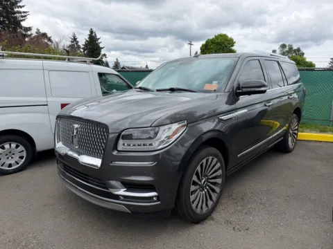 Gray 2018 Lincoln Navigator Reserve for sale in Puyallup, WA