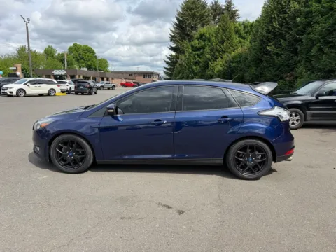 Another view of 2016 Ford Focus SE for sale in Puyallup, WA at Shift Innovations Car Co