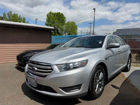 Silver 2015 Ford Taurus SEL for sale in Puyallup, WA