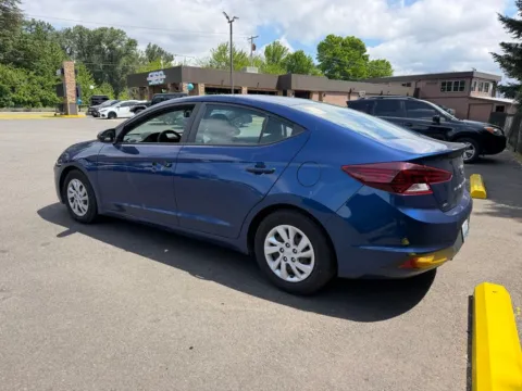 More photos of 2019 Hyundai Elantra SE at Shift Innovations Car Co, WA