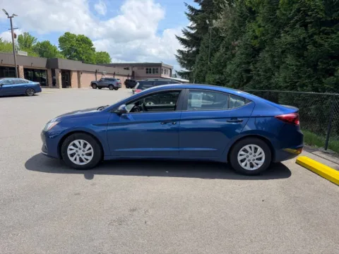 Another view of 2019 Hyundai Elantra SE for sale in Puyallup, WA at Shift Innovations Car Co