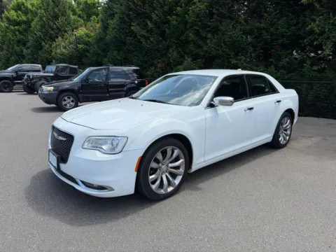 White 2019 Chrysler 300 Limited for sale in Puyallup, WA